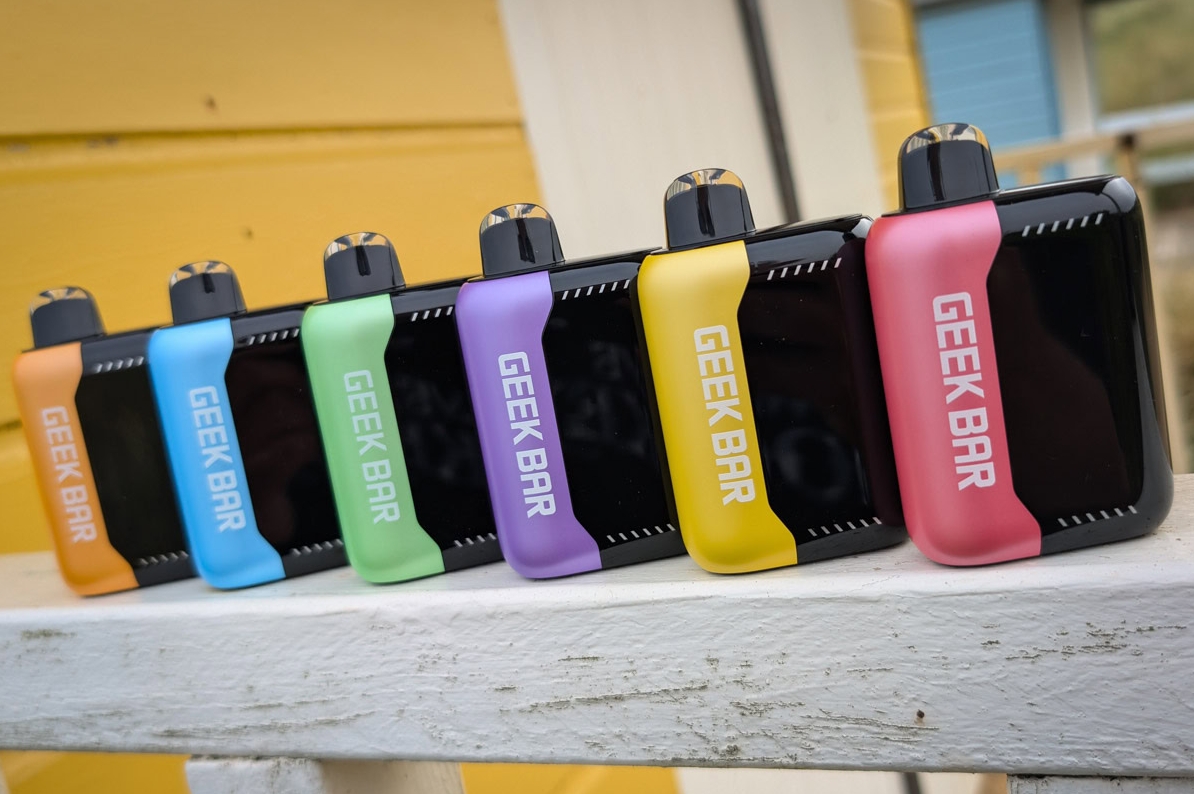Geek Bar Pulse X 25000 Puffs Vape - ananas mango acru: O revoluție tropicală în lumea vapingului din România